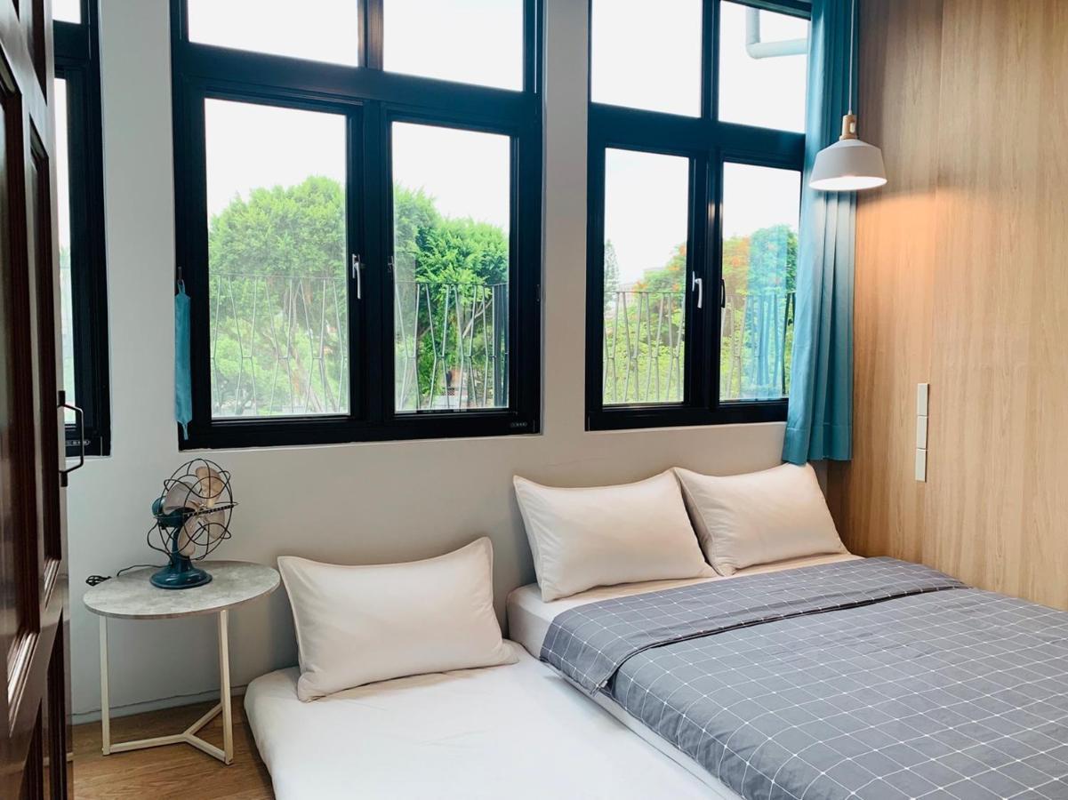 Oyaji Guesthouse-依人數床位數計價開放房型 Tainan Exterior photo