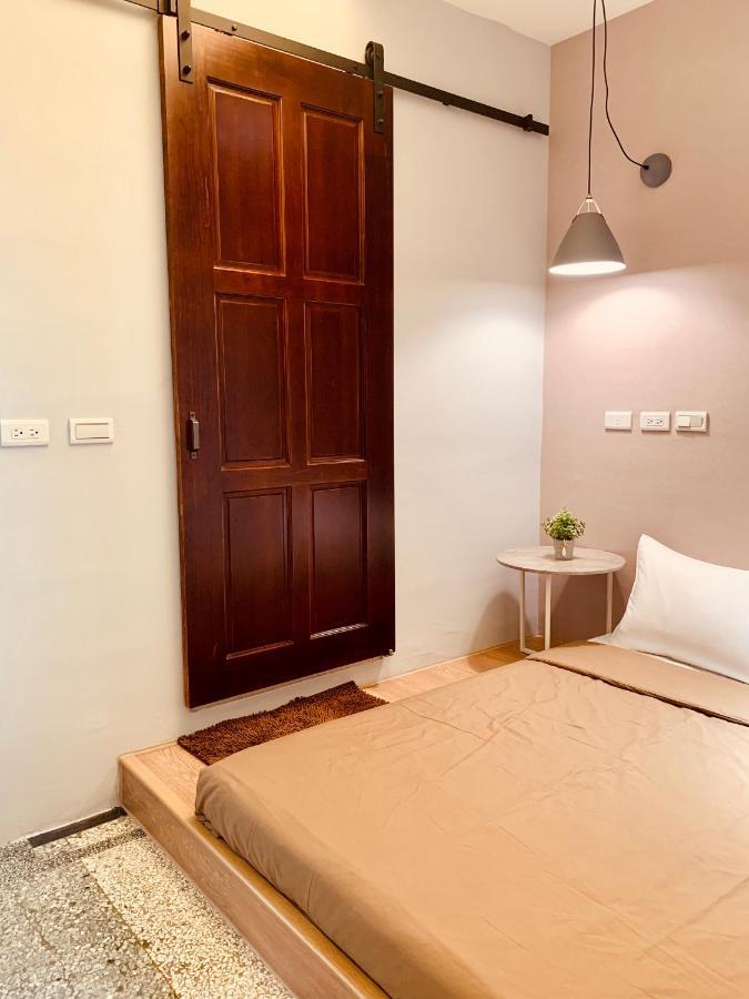 Oyaji Guesthouse-依人數床位數計價開放房型 Tainan Exterior photo