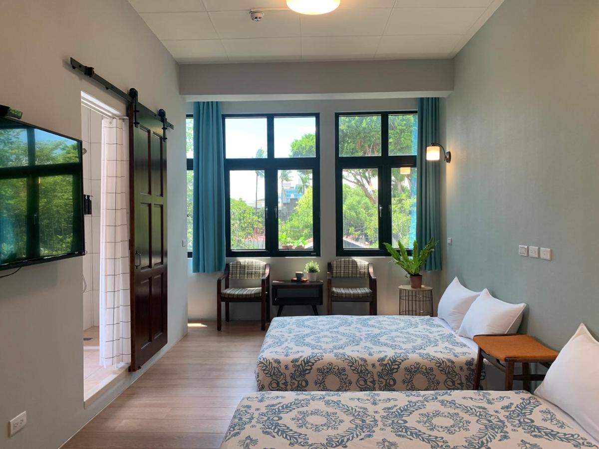 Oyaji Guesthouse-依人數床位數計價開放房型 Tainan Exterior photo