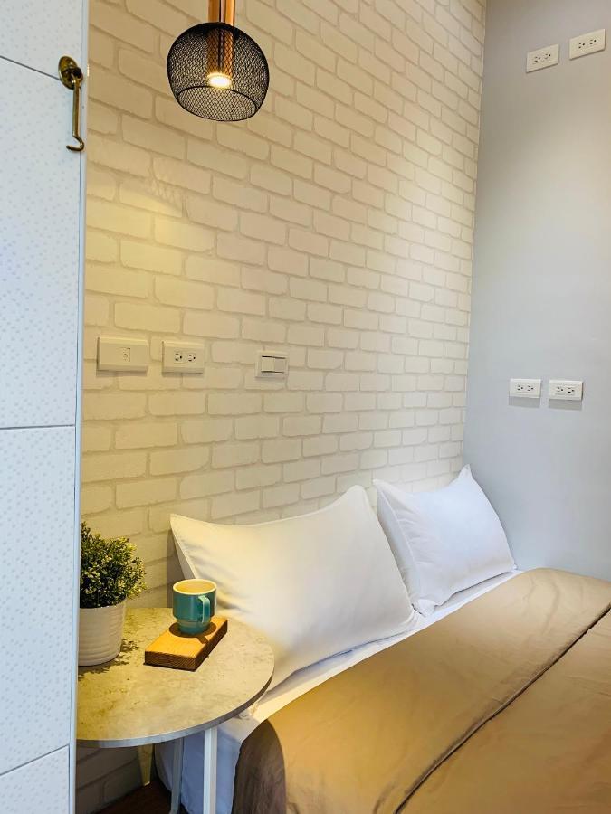 Oyaji Guesthouse-依人數床位數計價開放房型 Tainan Exterior photo